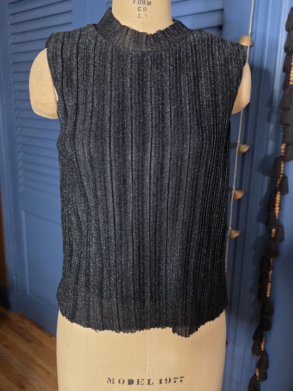 Steve Madden Black Metallic Ribbed Sleeveless Top